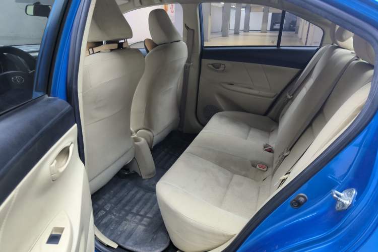 Used Toyota Vios 2017 1.3L Manual Front-Drive Version Interior 4