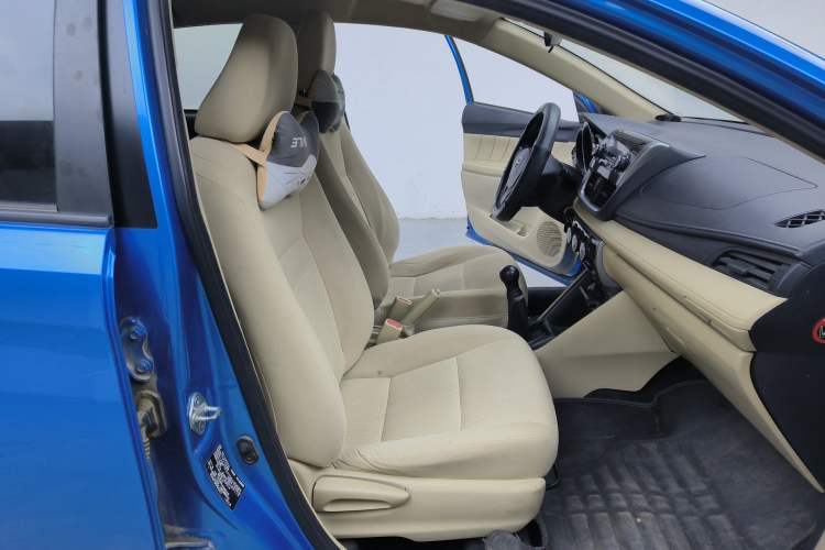 Used Toyota Vios 2017 1.3L Manual Front-Drive Version Interior 5