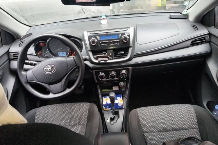 Used Toyota Vios 2017 1.5L CVT Innovation Edition Center Console
