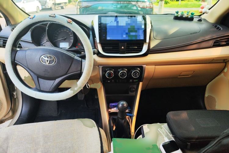 Used Toyota Vios 2017 1.3L Manual Front-Drive Version Center Console
