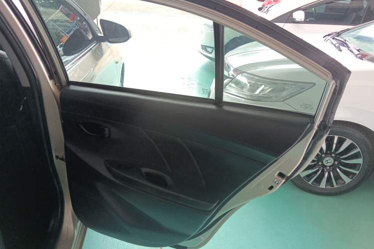 Used Toyota Vios 2017 1.5L CVT Innovation Edition Interior 6