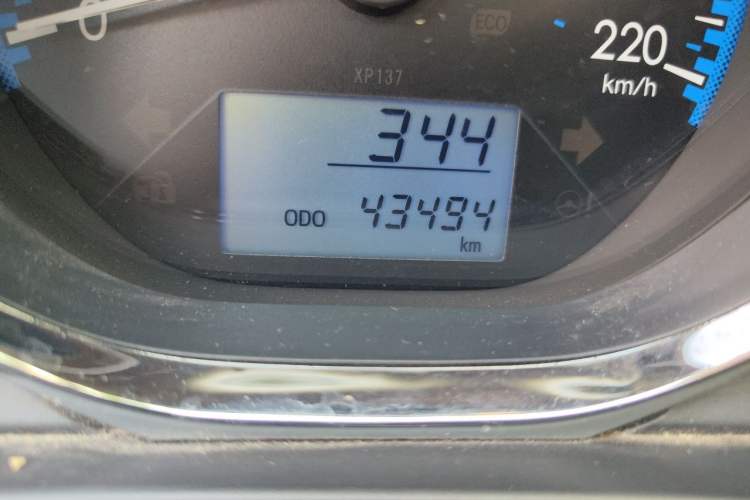 Used Toyota Vios 2017 1.3L Manual Front-Drive Version Odometer Close Up