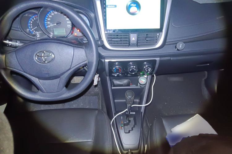 Used Toyota Vios 2017 1.5L CVT Innovation Edition Center Console