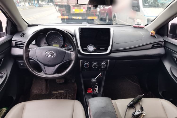 Used Toyota Vios 2017 1.5L CVT Innovation Edition Center Console