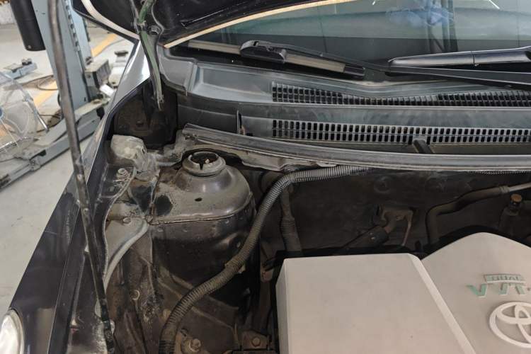 Used Toyota Vios 2017 1.5L Manual Trend Edition Engine Bay Right