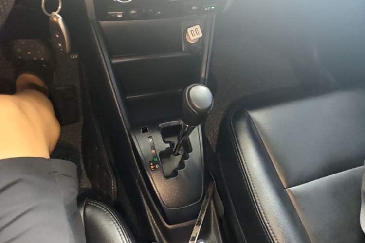 Used Toyota Vios 2017 1.5L CVT Innovation Edition Gear Lever