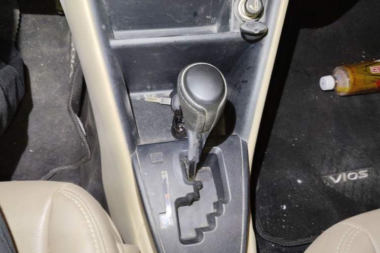 Used Toyota Vios 2017 1.5L CVT Innovation Edition Gear Lever
