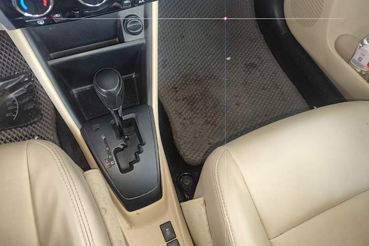 Used Toyota Vios 2017 1.5L CVT Innovation Edition Gear Lever