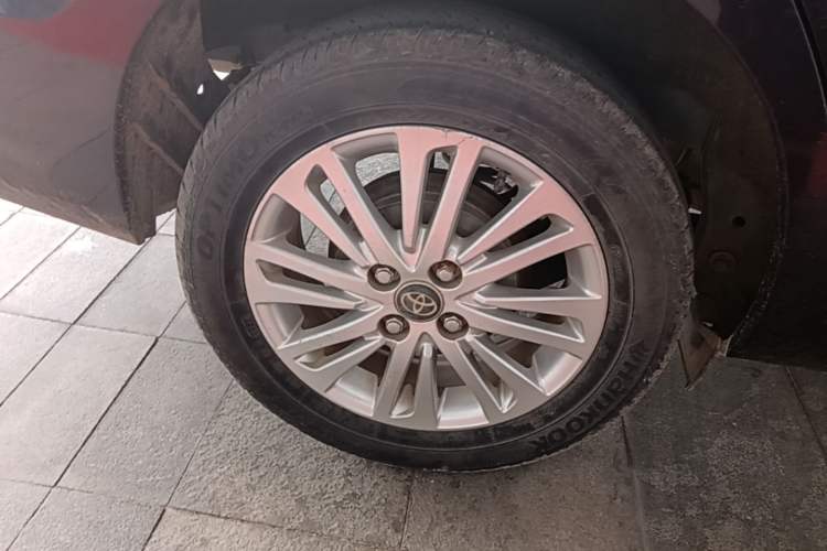Used Toyota Vios 2017 1.5L Manual Trend Edition Right Rear Wheel Hub