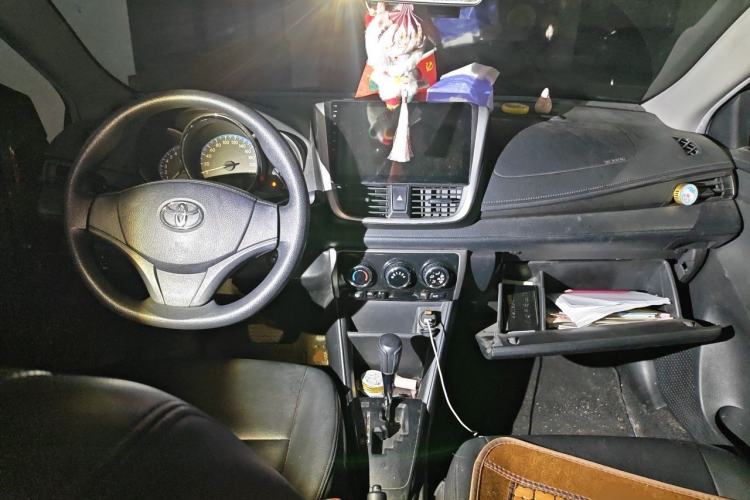 Used Toyota Vios 2017 1.5L CVT Innovation Edition Center Console