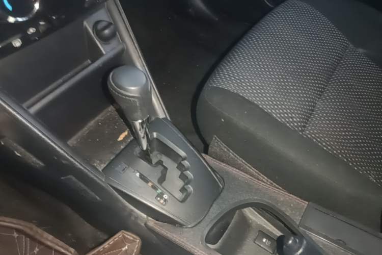 Used Toyota Vios 2017 1.5L CVT Innovation Edition Gear Lever