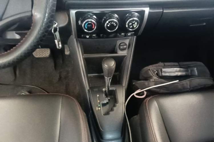 Used Toyota Vios 2017 1.5L CVT Innovation Edition Gear Lever
