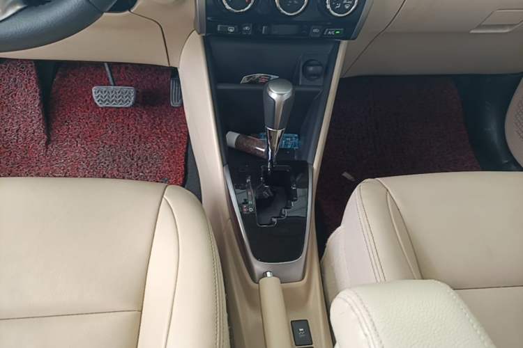 Used Toyota Vios 2017 1.5L CVT Luxury Edition Gear Lever