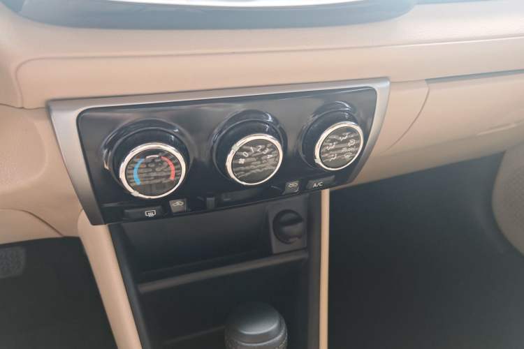 Used Toyota Vios 2017 1.5L CVT Innovation Edition Interior 3