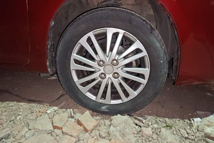 Used Toyota Vios 2017 1.5L Manual Trend Edition Right Front Wheel Hub
