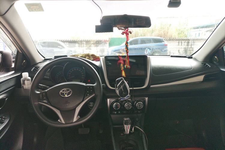 Used Toyota Vios 2017 1.5L CVT Innovation Edition Center Console