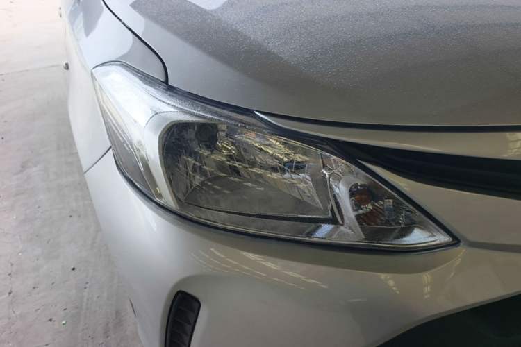 Used Toyota Vios 2017 1.5L Manual Trend Edition Right Front Headlight