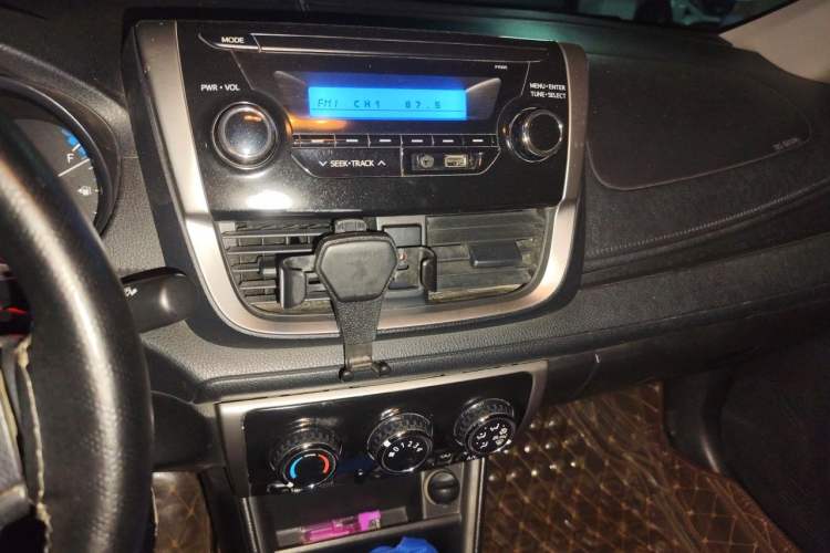 Used Toyota Vios 2017 1.5L Manual Trend Edition Audio And AC Panel