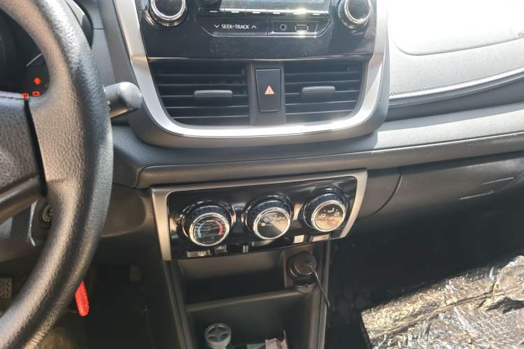 Used Toyota Vios 2017 1.3L Manual Front-Drive Version Audio And AC Panel