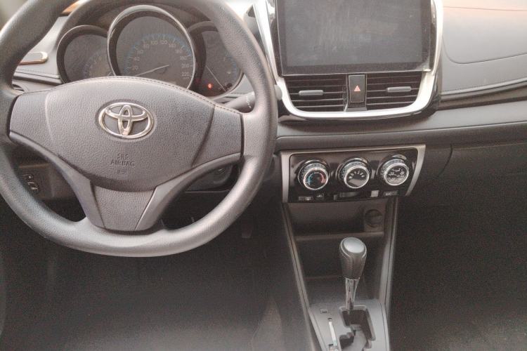 Used Toyota Vios 2017 1.5L CVT Innovation Edition Center Console