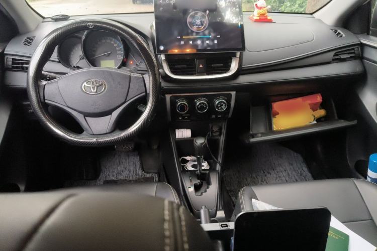 Used Toyota Vios 2017 1.5L CVT Innovation Edition Center Console