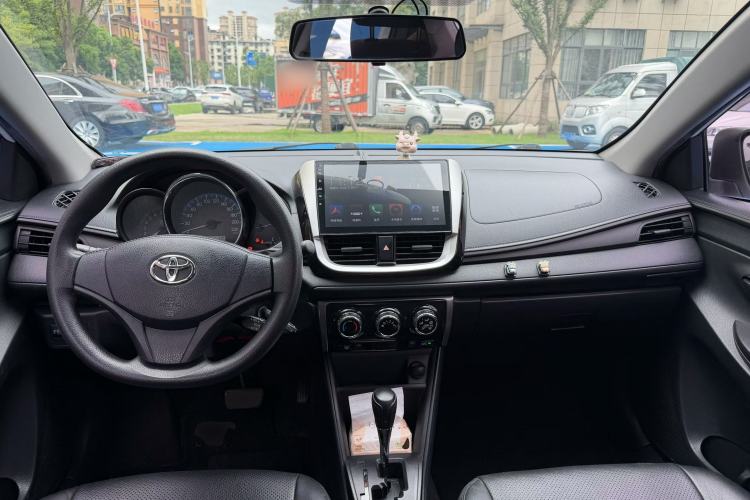 Used Toyota Vios 2017 1.5L CVT Innovation Edition Center Console