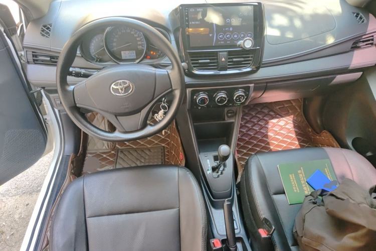Used Toyota Vios 2017 1.5L CVT Innovation Edition Center Console