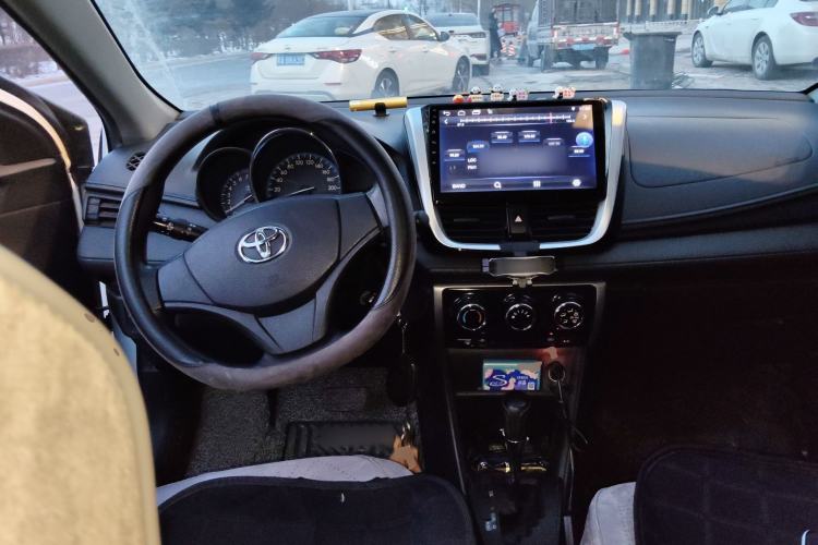 Used Toyota Vios 2017 1.5L CVT Innovation Edition Center Console