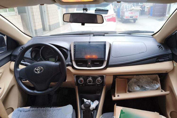 Used Toyota Vios 2017 1.5L Manual Trend Edition Center Console