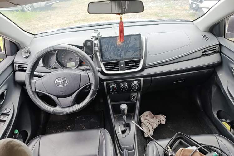 Used Toyota Vios 2017 1.5L CVT Innovation Edition Center Console