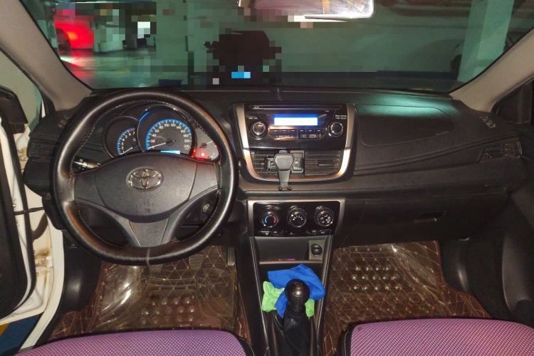 Used Toyota Vios 2017 1.5L Manual Trend Edition Center Console