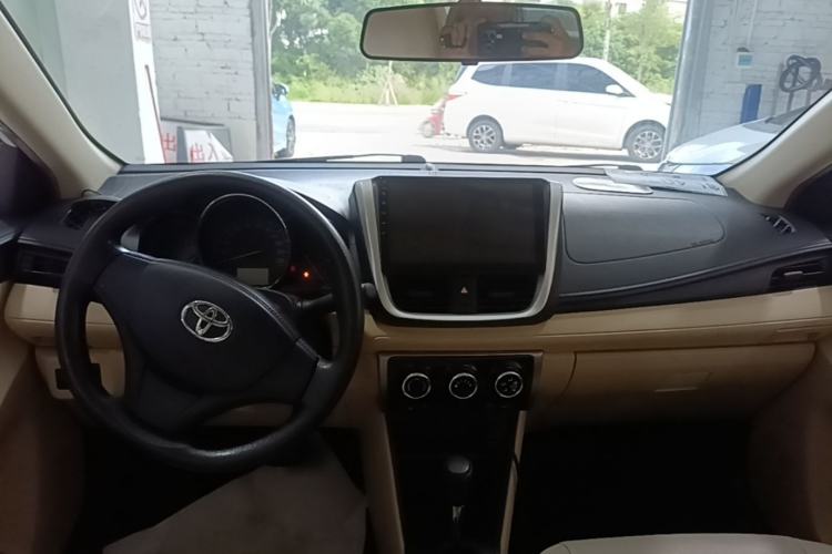 Used Toyota Vios 2017 1.5L CVT Innovation Edition Center Console