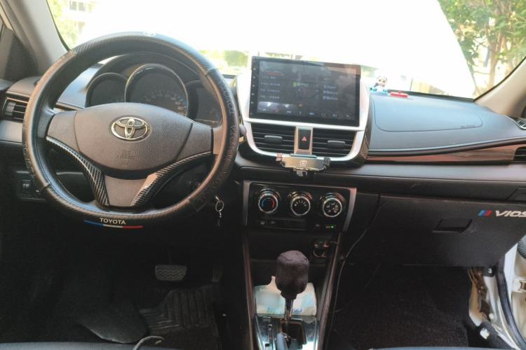 Used Toyota Vios 2017 1.5L CVT Innovation Edition Center Console