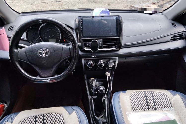 Used Toyota Vios 2017 1.5L Manual Trend Edition Center Console