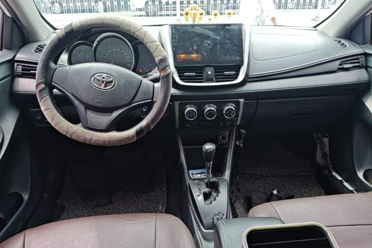 Used Toyota Vios 2017 1.5L CVT Innovation Edition Center Console