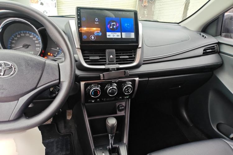 Used Toyota Vios 2017 1.5L CVT Innovation Edition Center Console