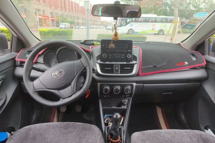 Used Toyota Vios 2017 1.5L Manual Trend Edition Center Console