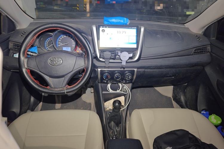 Used Toyota Vios 2017 1.5L Manual Trend Edition Center Console
