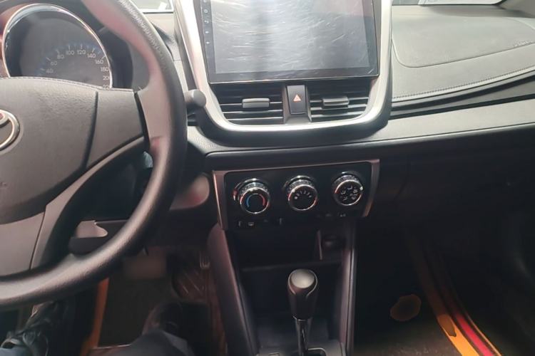 Used Toyota Vios 2017 1.5L CVT Innovation Edition Center Console