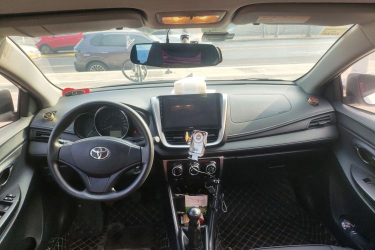 Used Toyota Vios 2017 1.5L Manual Trend Edition Center Console