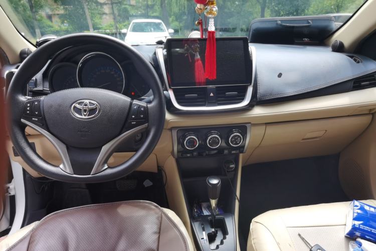 Used Toyota Vios 2017 1.5L CVT Innovation Edition Center Console