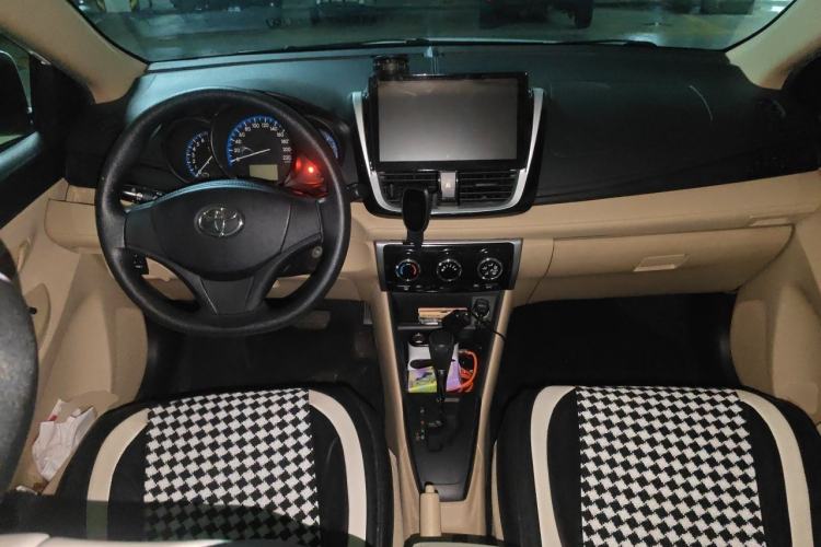 Used Toyota Vios 2017 1.5L CVT Innovation Edition Center Console