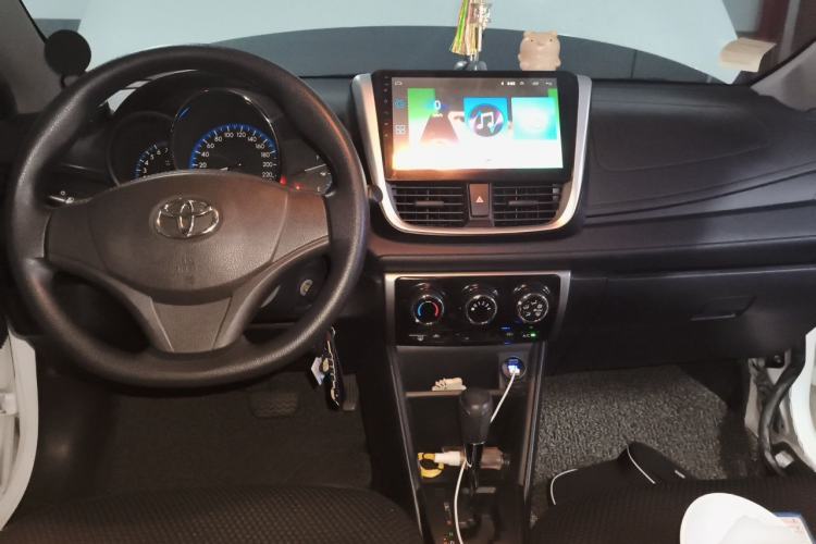 Used Toyota Vios 2017 1.5L CVT Innovation Edition Center Console