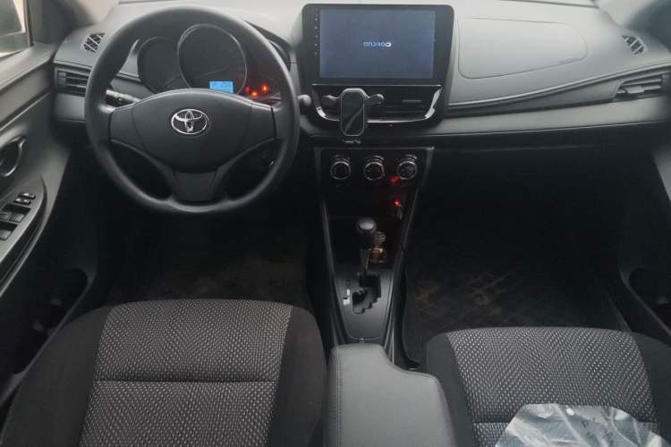 Used Toyota Vios 2017 1.5L CVT Innovation Edition Center Console