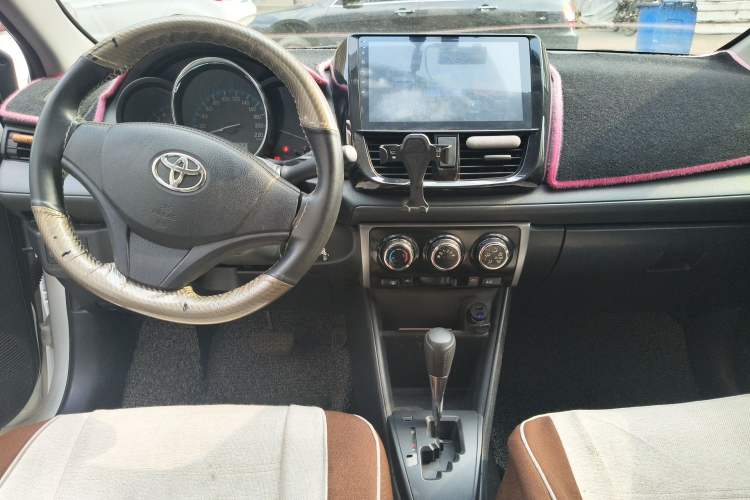 Used Toyota Vios 2017 1.5L CVT Innovation Edition Center Console