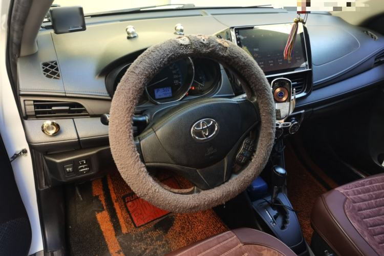 Used Toyota Vios 2017 1.5L CVT Innovation Edition Center Console