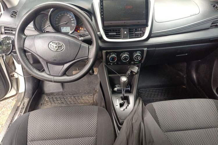 Used Toyota Vios 2017 1.5L CVT Innovation Edition Center Console