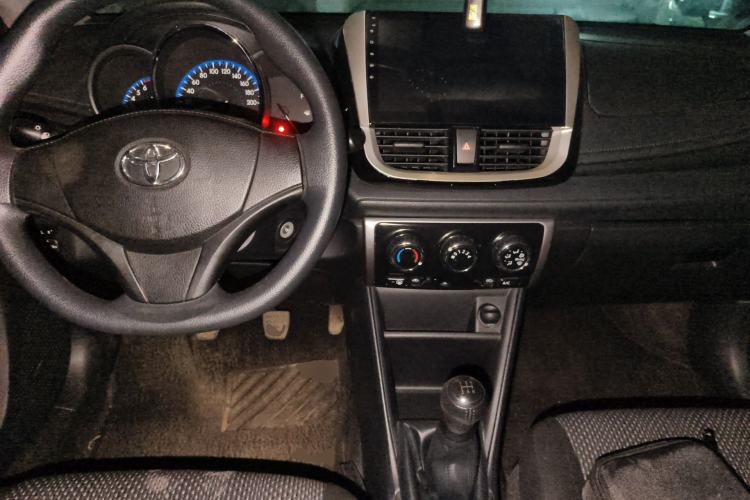 Used Toyota Vios 2017 1.5L Manual Trend Edition Center Console