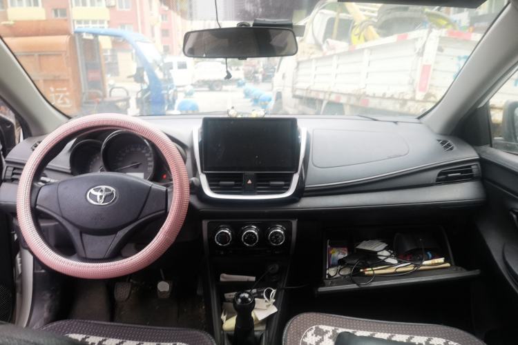 Used Toyota Vios 2017 1.5L Manual Trend Edition Center Console