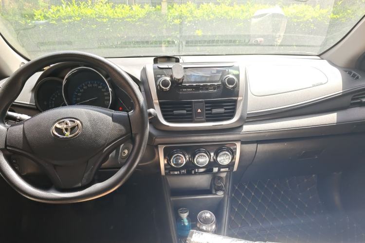 Used Toyota Vios 2017 1.3L Manual Front-Drive Version Center Console